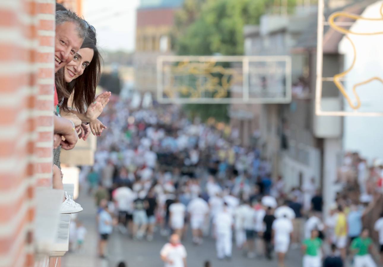 Fotos: Primer encierro de las fiestas de Íscar