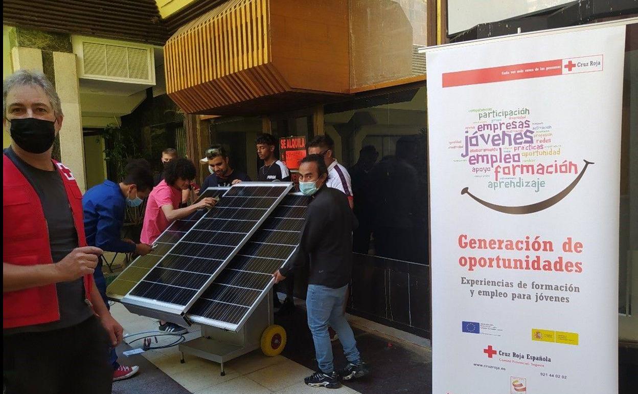Participantes en uno de los cursos de instalación de plantas fotovoltaicas. 