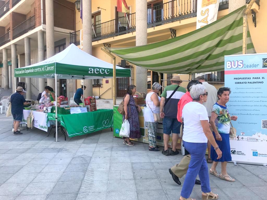 Numerosos cerrateños acudieron a la capital del Cerrato para disfrutar de una animada Feria