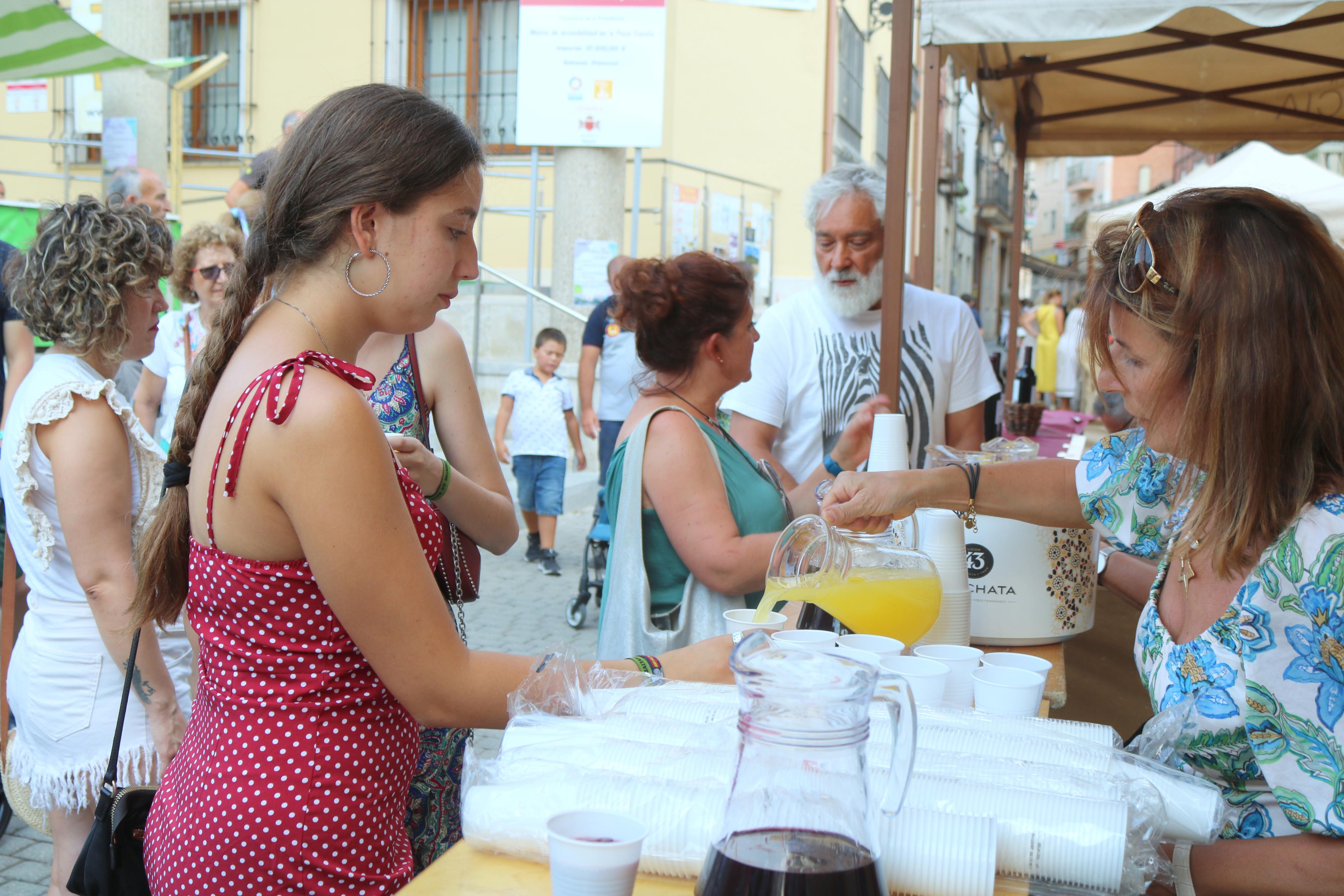 Numerosos cerrateños acudieron a la capital del Cerrato para disfrutar de una animada Feria