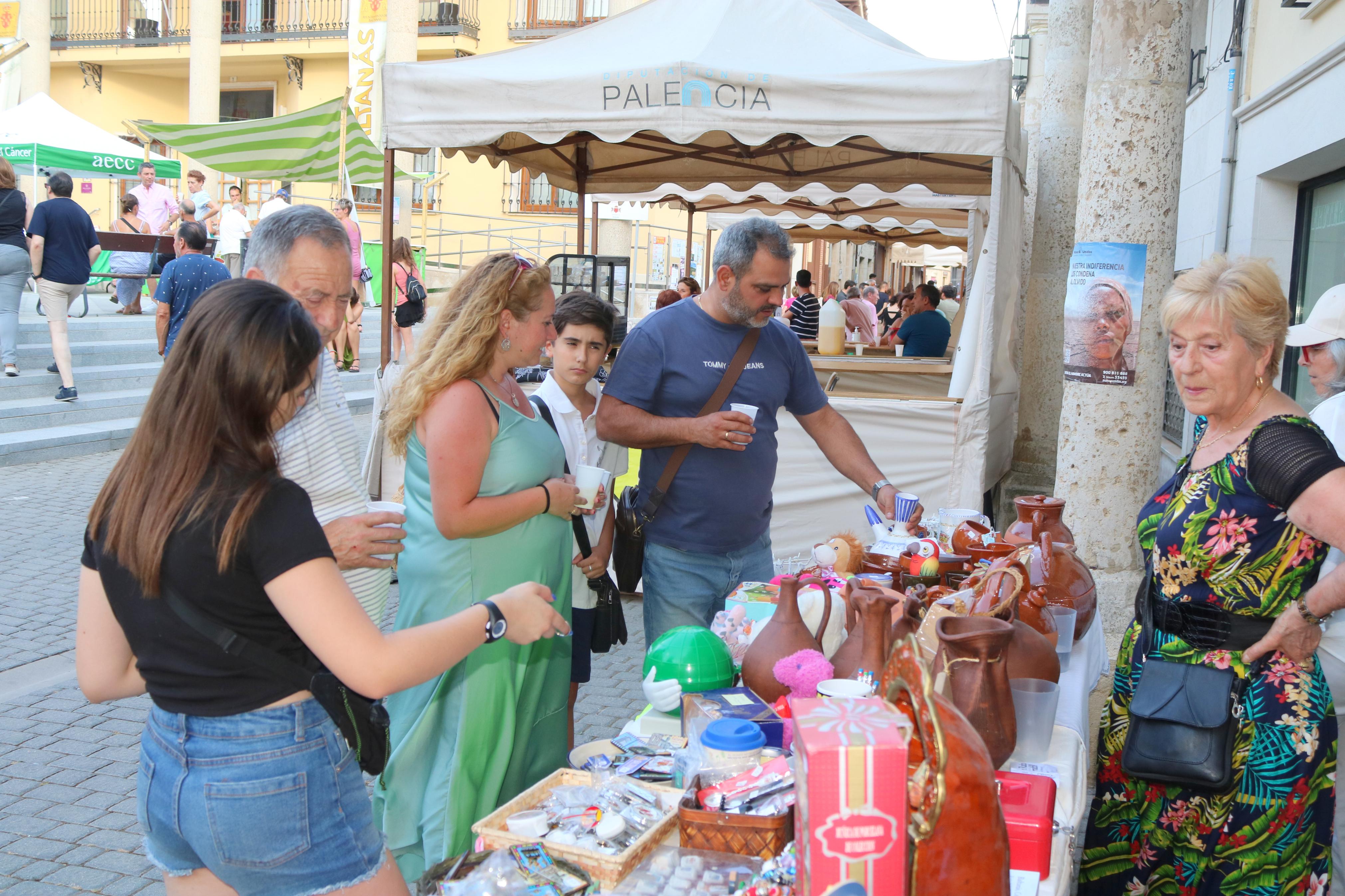 Numerosos cerrateños acudieron a la capital del Cerrato para disfrutar de una animada Feria