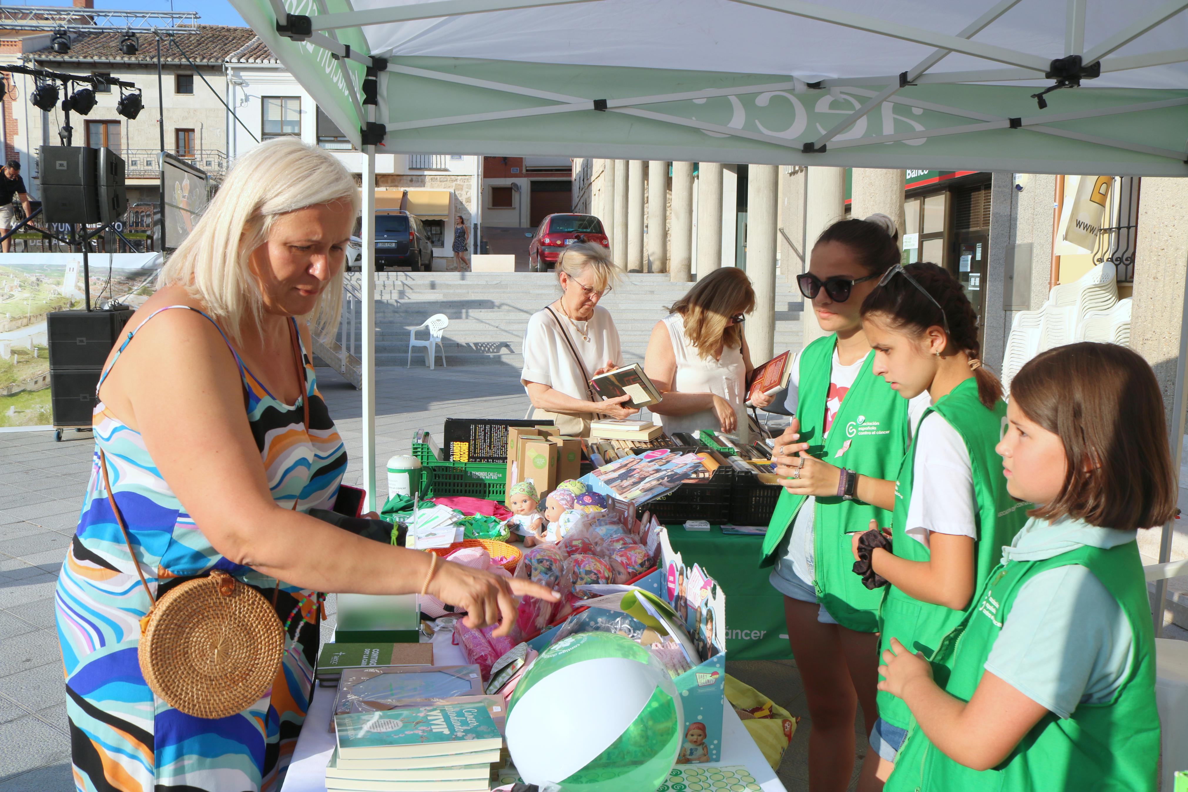 Numerosos cerrateños acudieron a la capital del Cerrato para disfrutar de una animada Feria