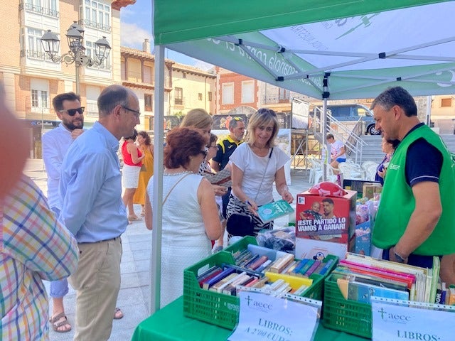 Numerosos cerrateños acudieron a la capital del Cerrato para disfrutar de una animada Feria