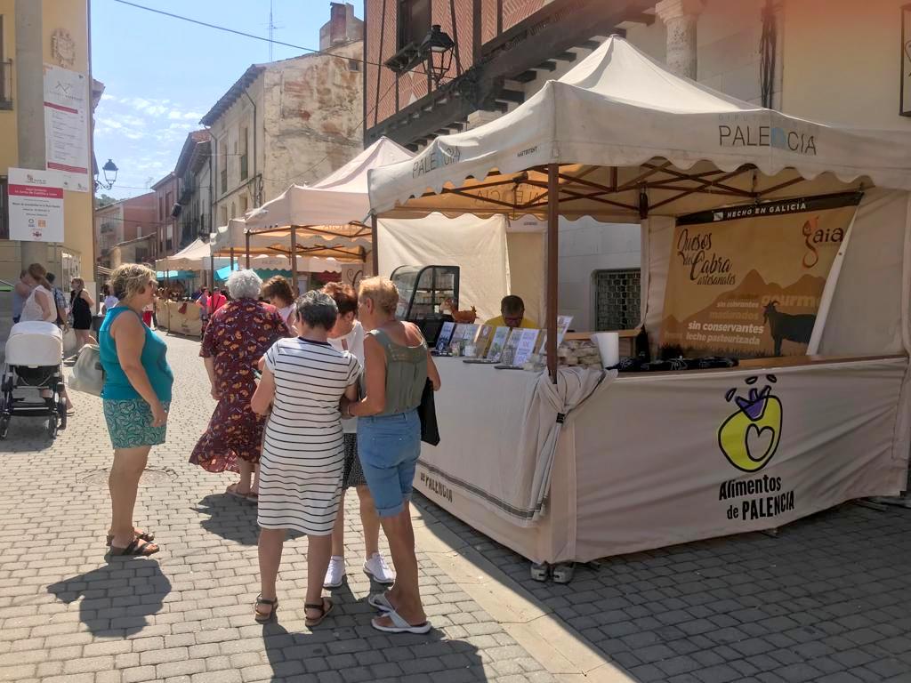 Numerosos cerrateños acudieron a la capital del Cerrato para disfrutar de una animada Feria