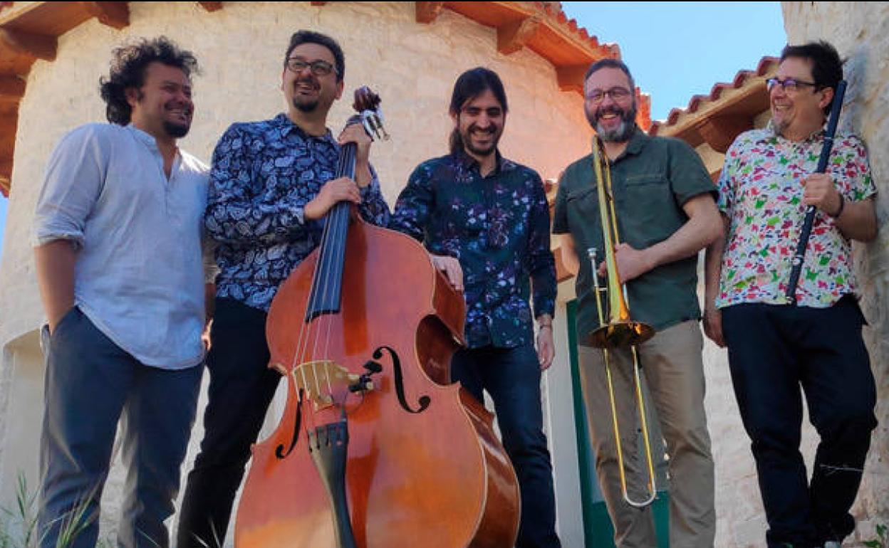 Los músicos de El Alquimista Loco. 