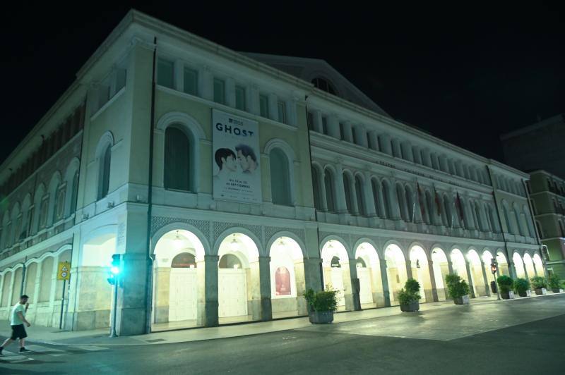 El Teatro Calderón, ya apagado.