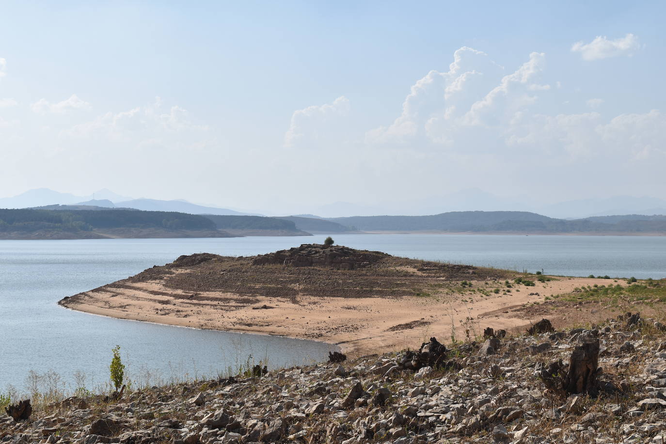 Fotos: La sequía muestra signos alarmantes en el pantano de Aguilar