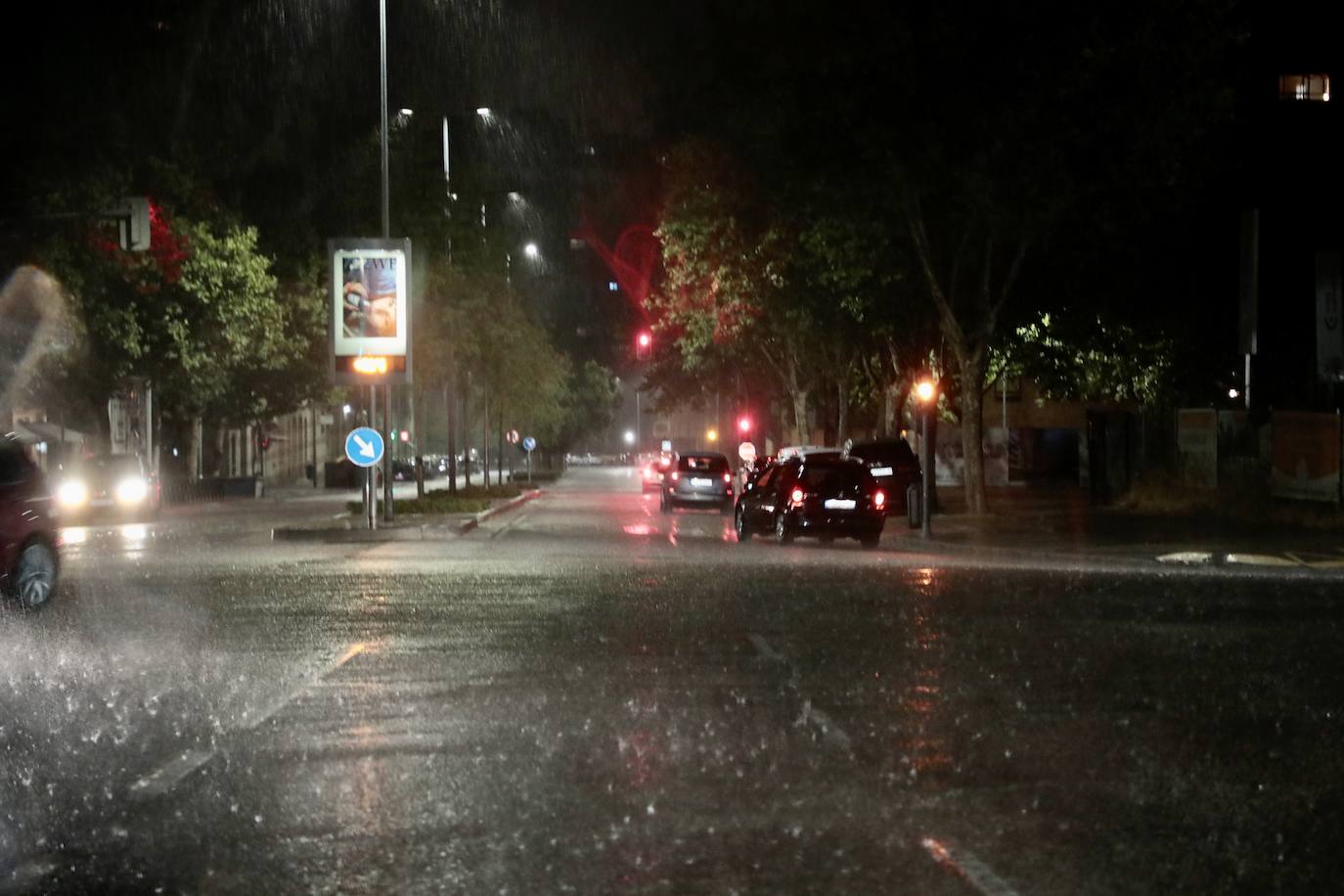 Fotos: La lluvia vuelve a aparecer en Valladolid en pleno récord de temperaturas máximas