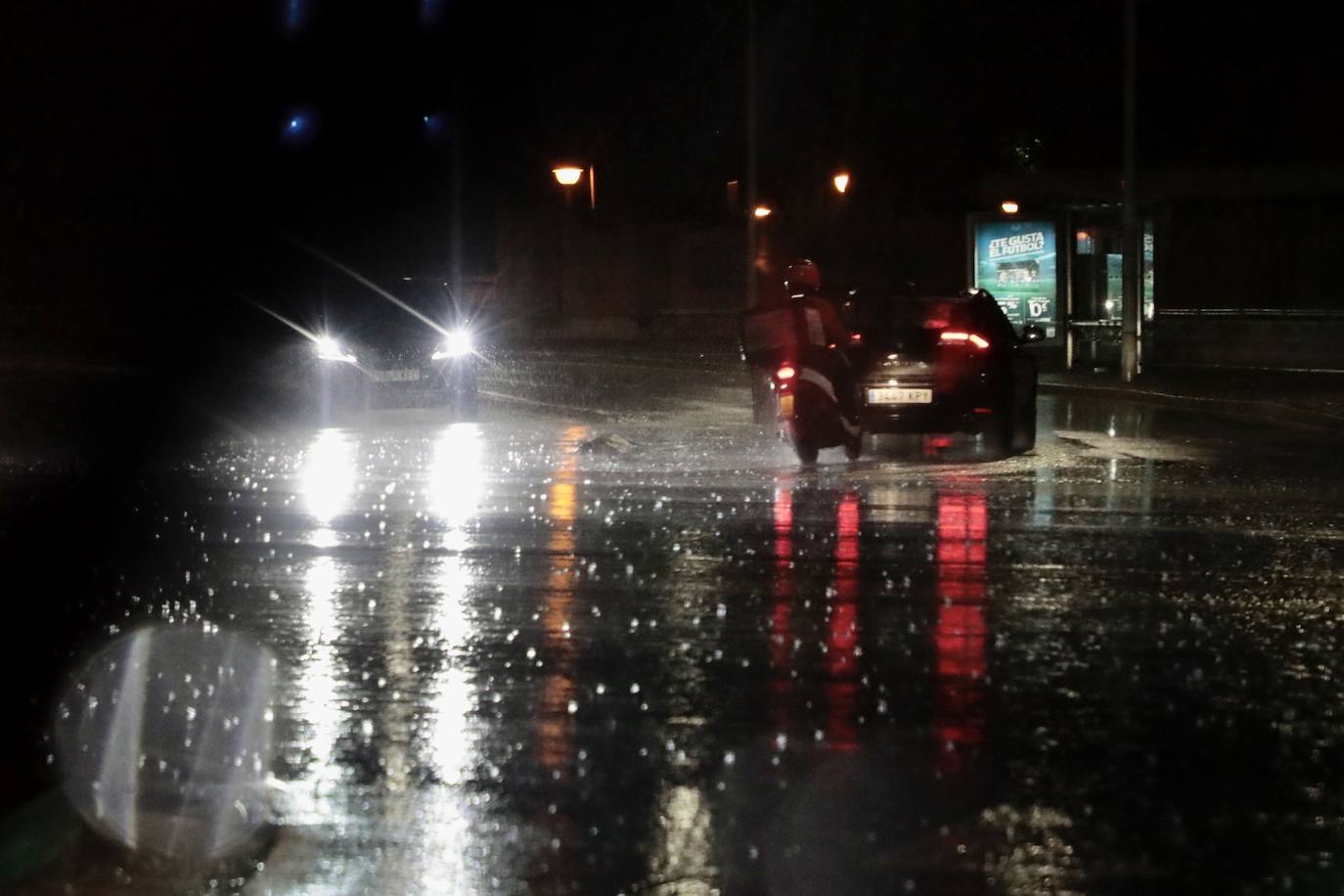 Fotos: La lluvia vuelve a aparecer en Valladolid en pleno récord de temperaturas máximas