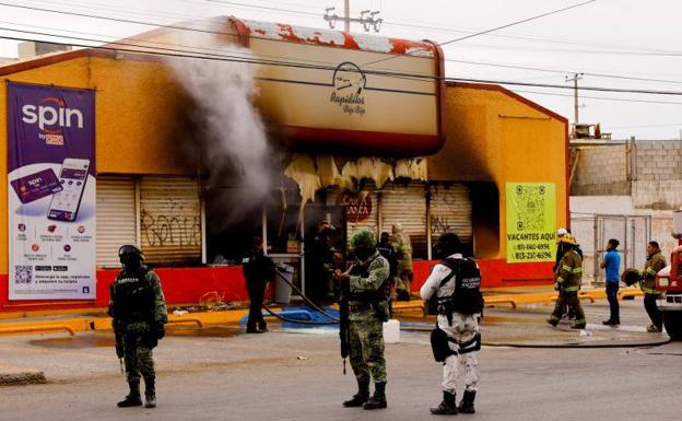 Varios establecimientos fueron incendiados por los criminales, que desataron el terror en las calles de Ciudad Juárez