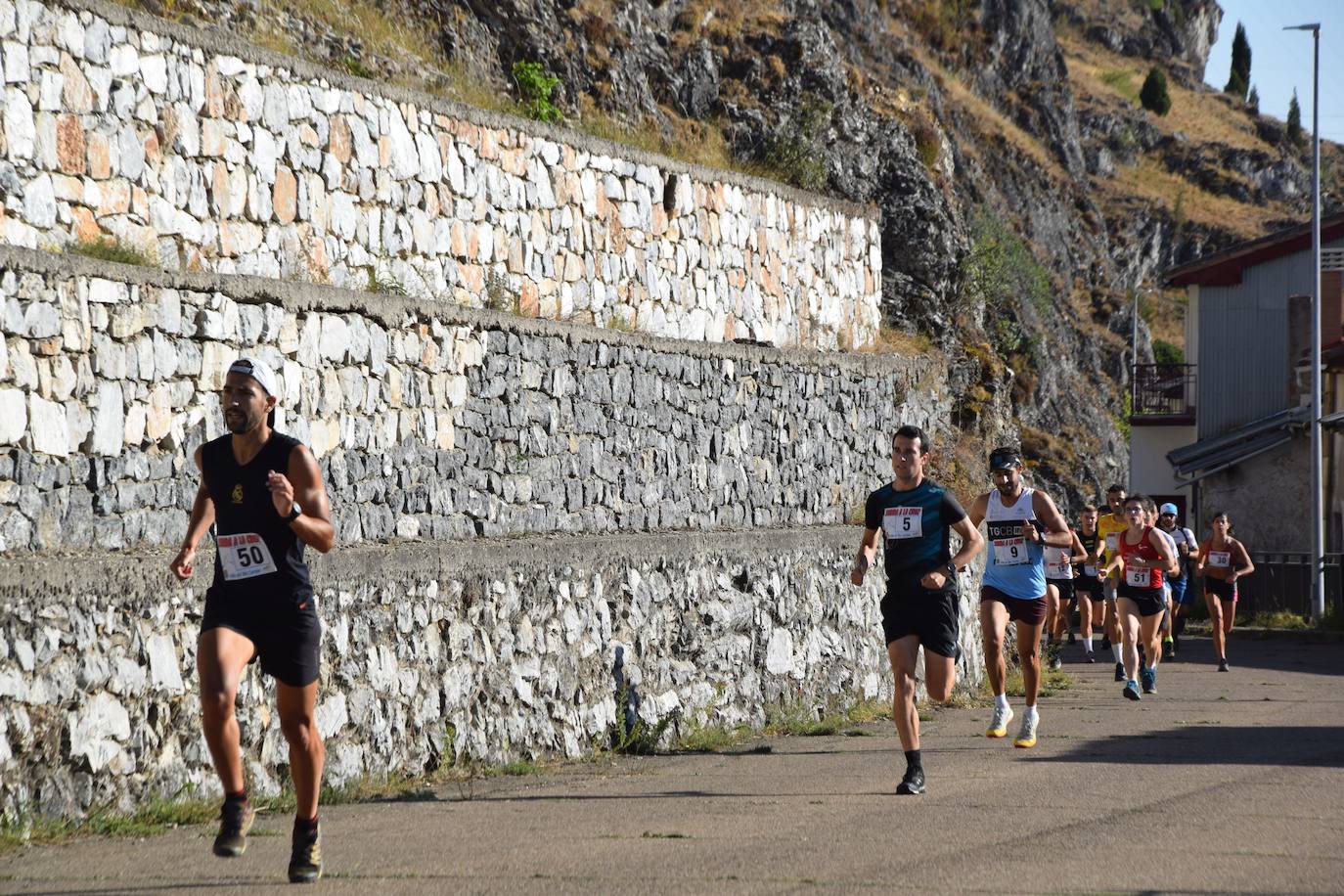 Fotos: La subida a la Cruz como apertura de las fiestas de Velilla