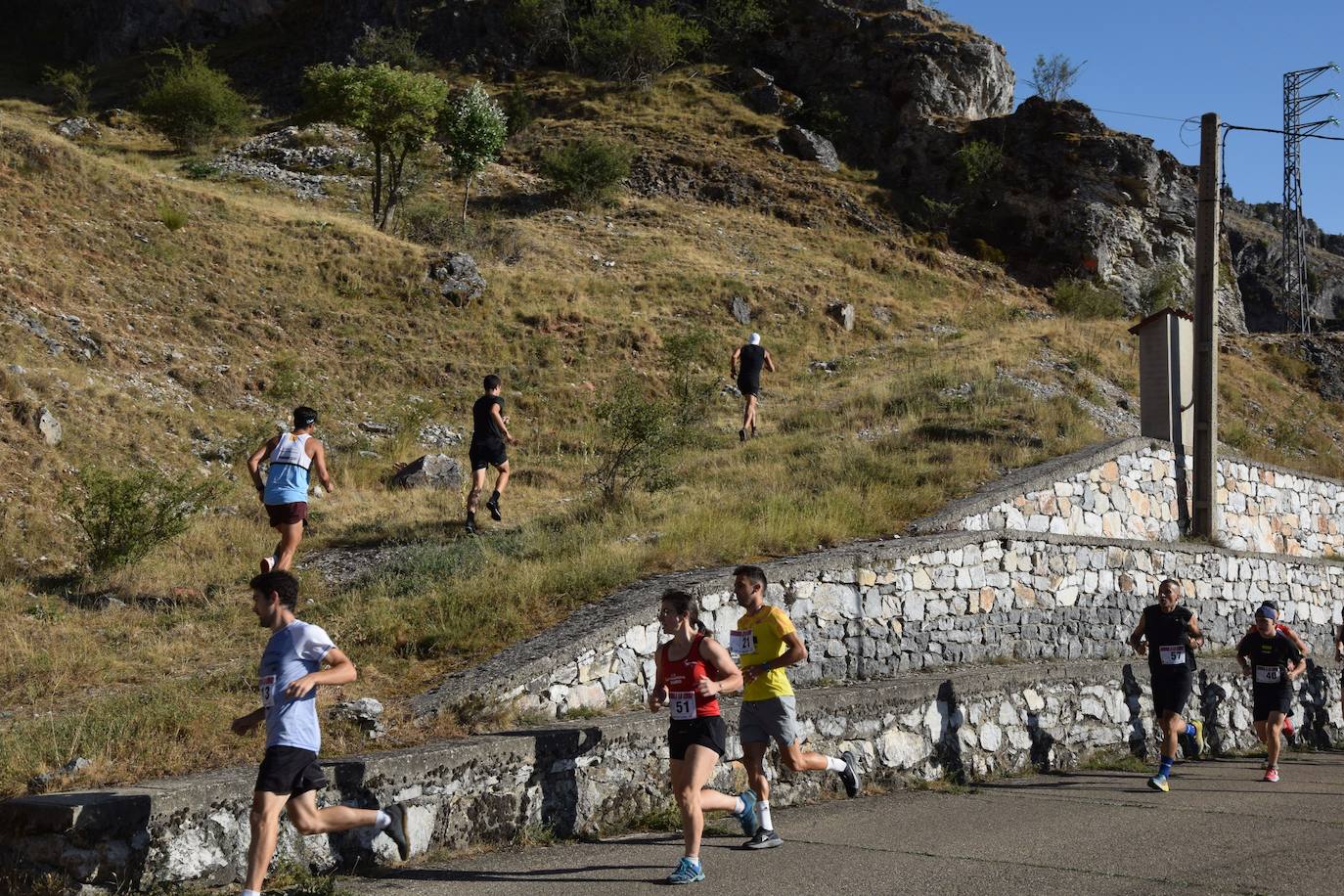 Fotos: La subida a la Cruz como apertura de las fiestas de Velilla