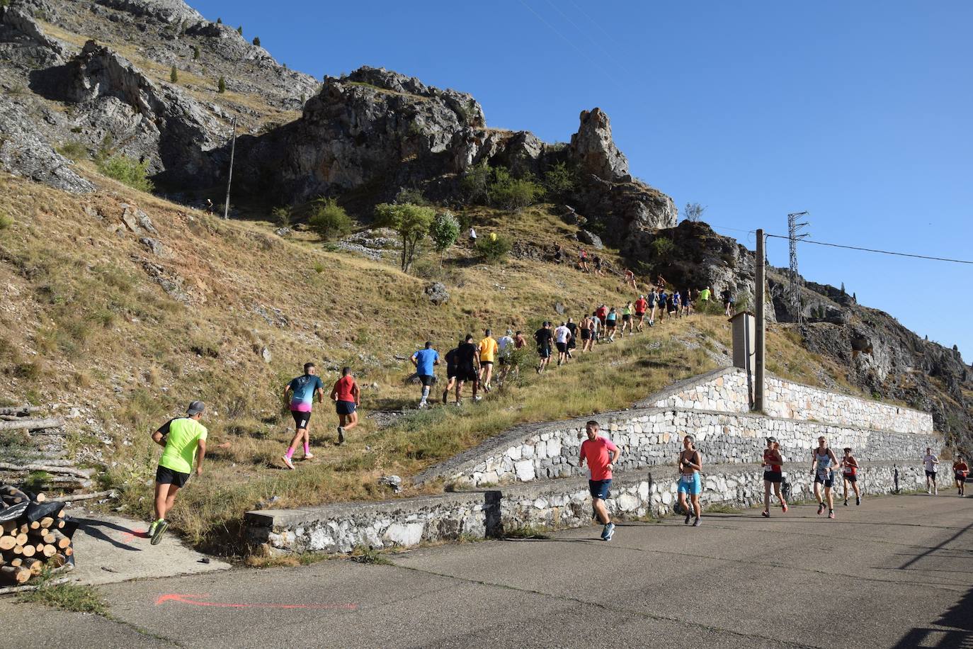 Fotos: La subida a la Cruz como apertura de las fiestas de Velilla