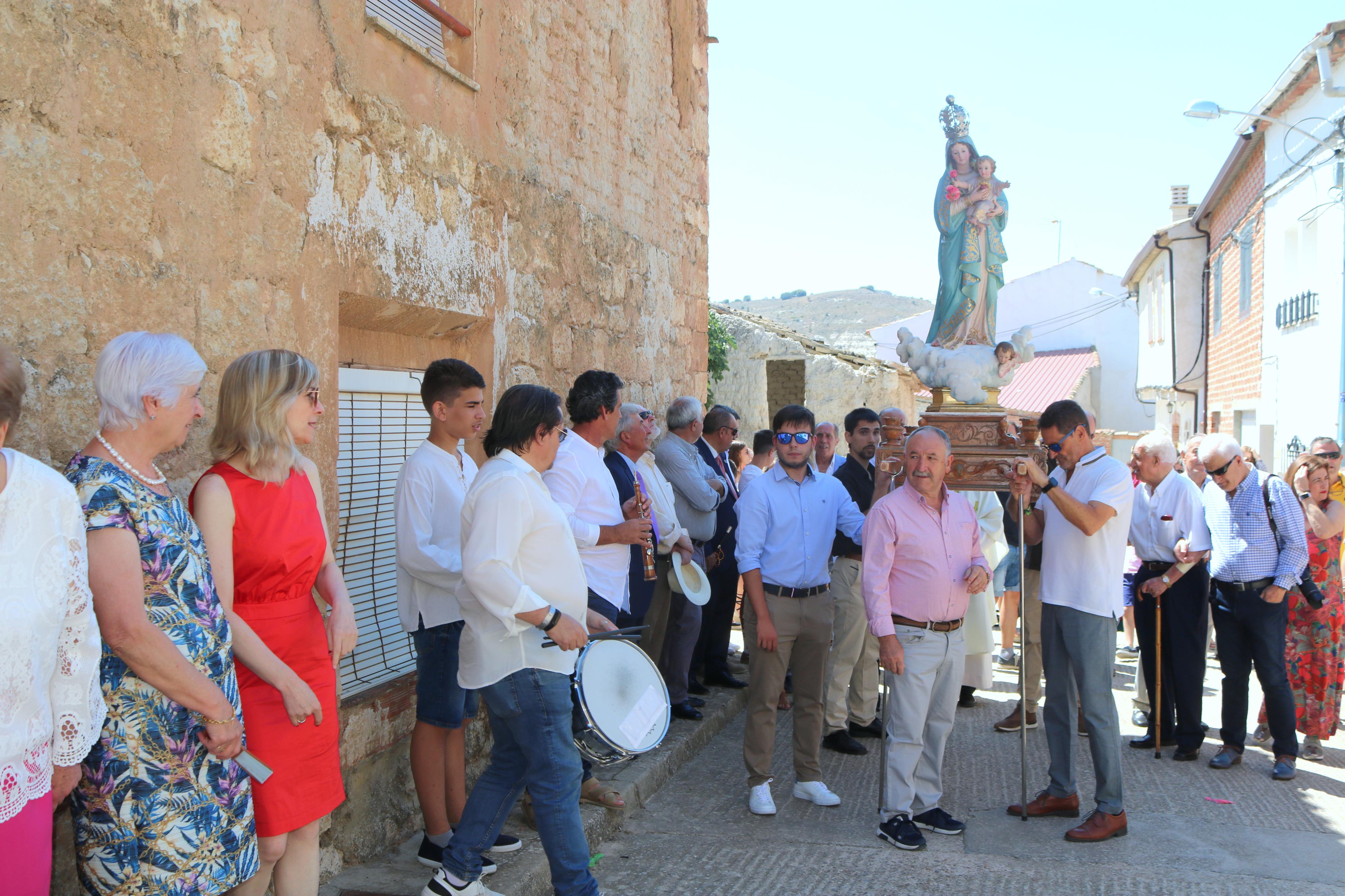 Villaconancio honra a su Patrona con la Jota de los Labradores