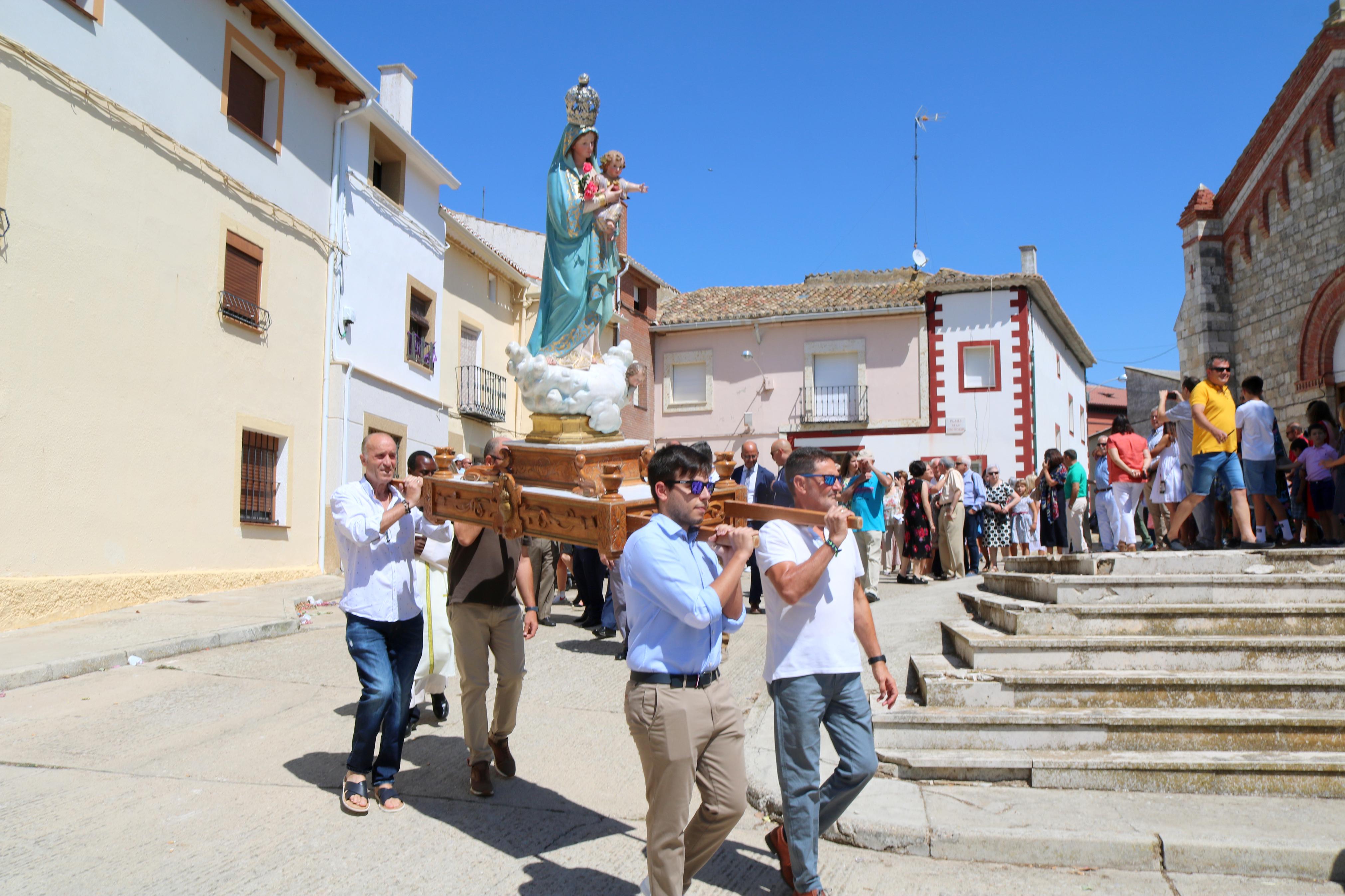 Villaconancio honra a su Patrona con la Jota de los Labradores