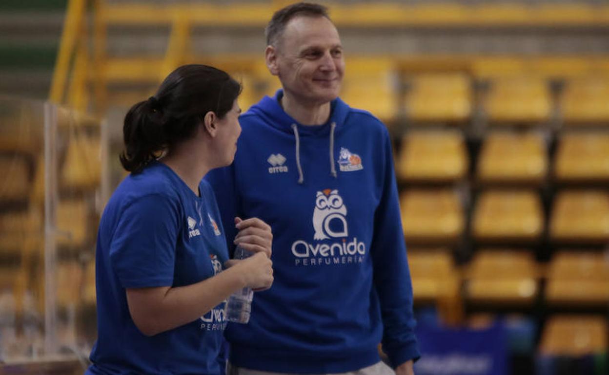 Raquel Romo, junto a Íñiguez la pasada temporada. 