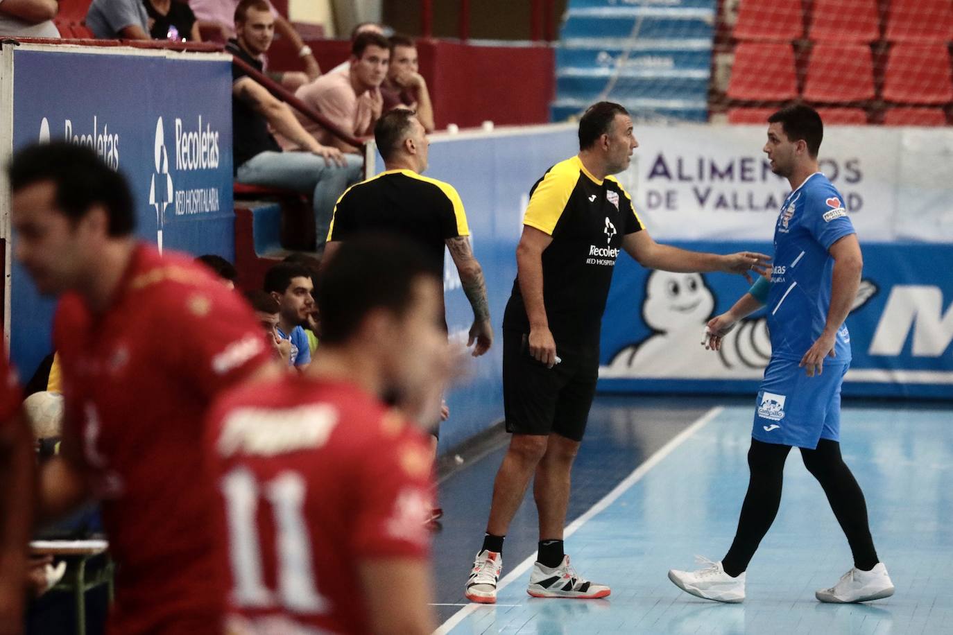 Fotos: El partido amistoso entre el Recoletas y El Haly