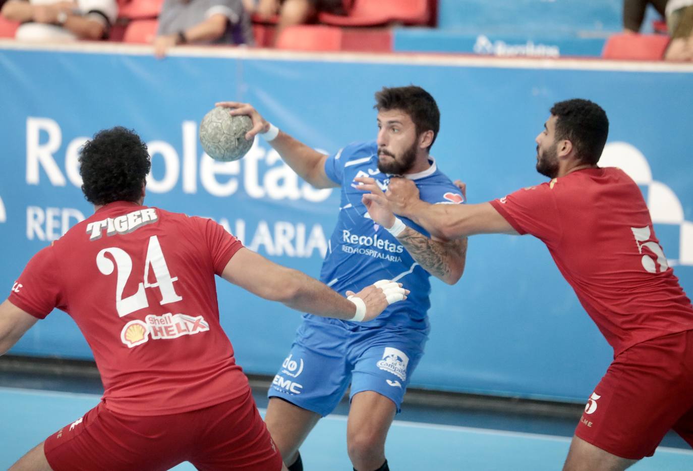 Fotos: El partido amistoso entre el Recoletas y El Haly