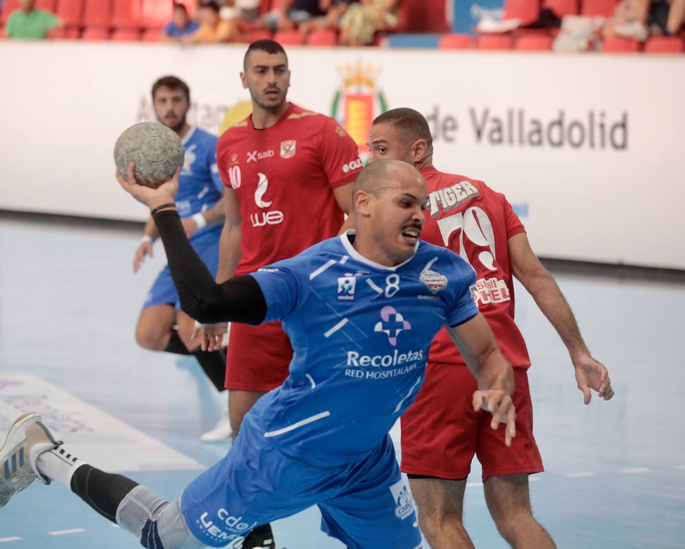 Fotos: El partido amistoso entre el Recoletas y El Haly