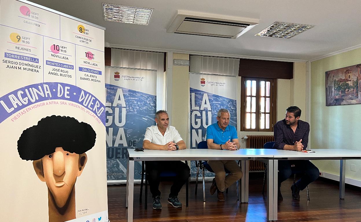 Presentación Programación Laguna de Duero. Isidro Pérez, Román Rodríguez y Enrique (de izquierda a derecha) 