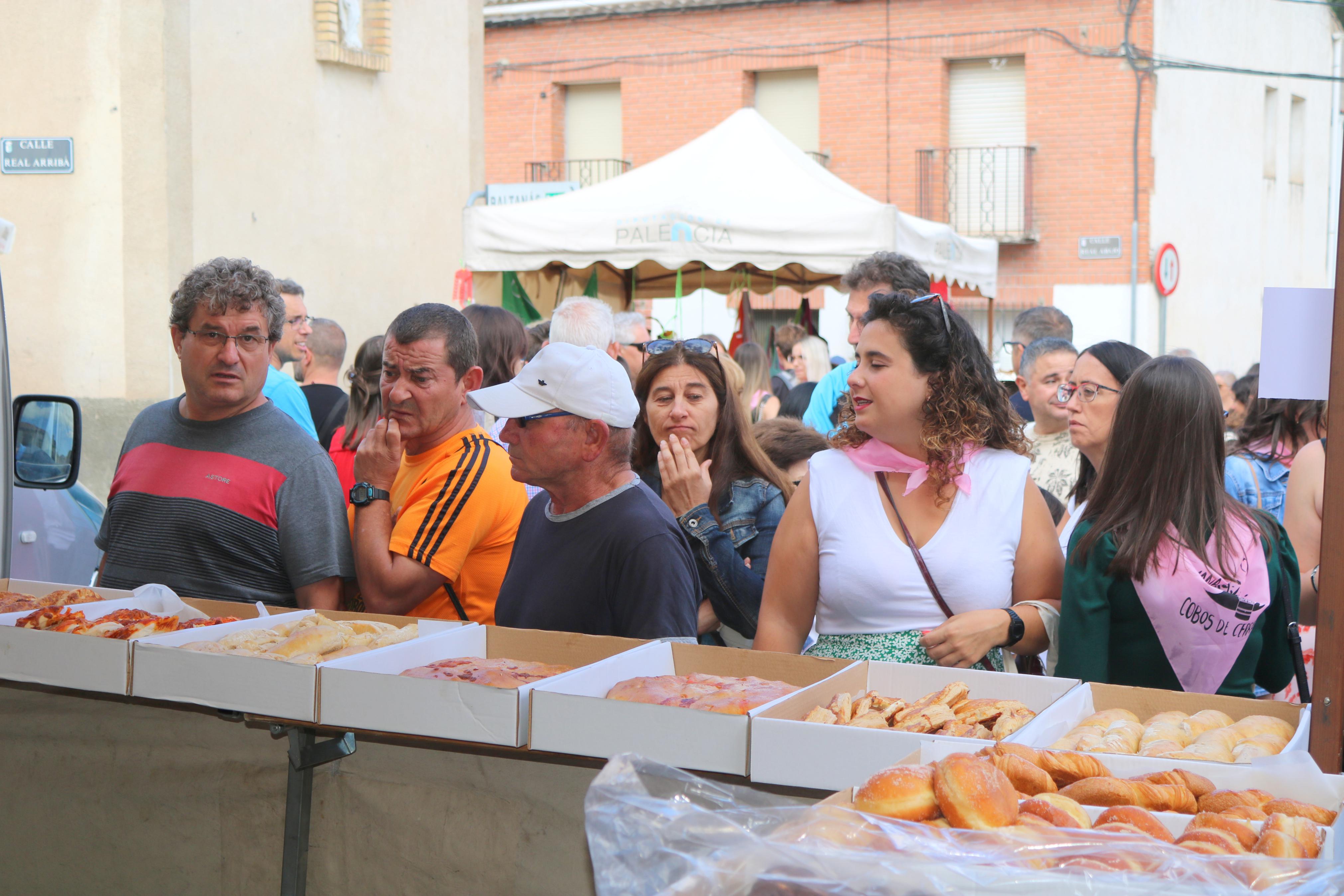 Vecinos y visitantes se volcaron con la Feria del Pan celebrada en Cobos de Cerrato