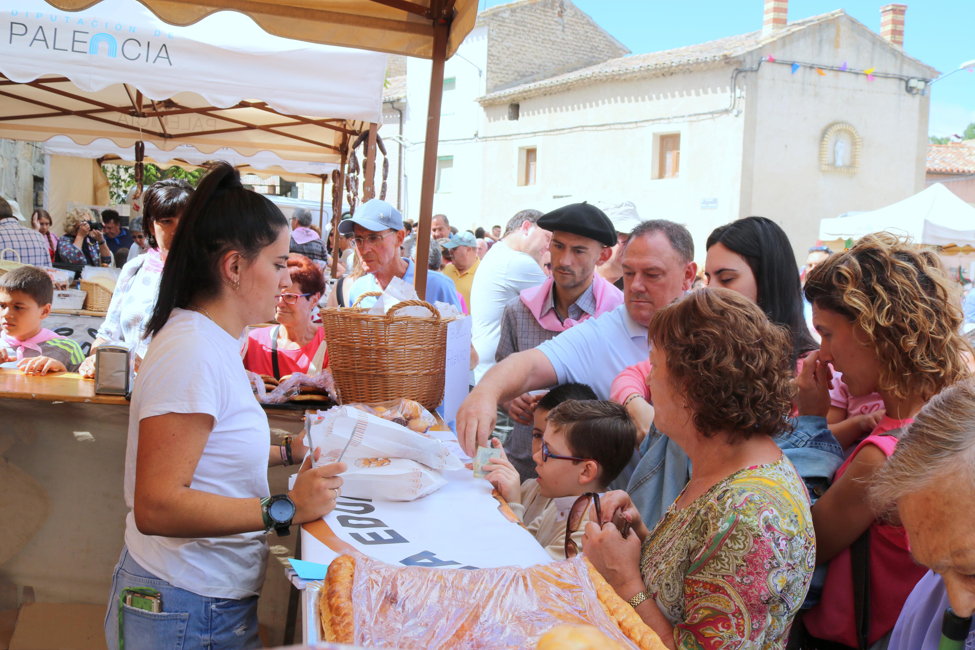 Vecinos y visitantes se volcaron con la Feria del Pan celebrada en Cobos de Cerrato