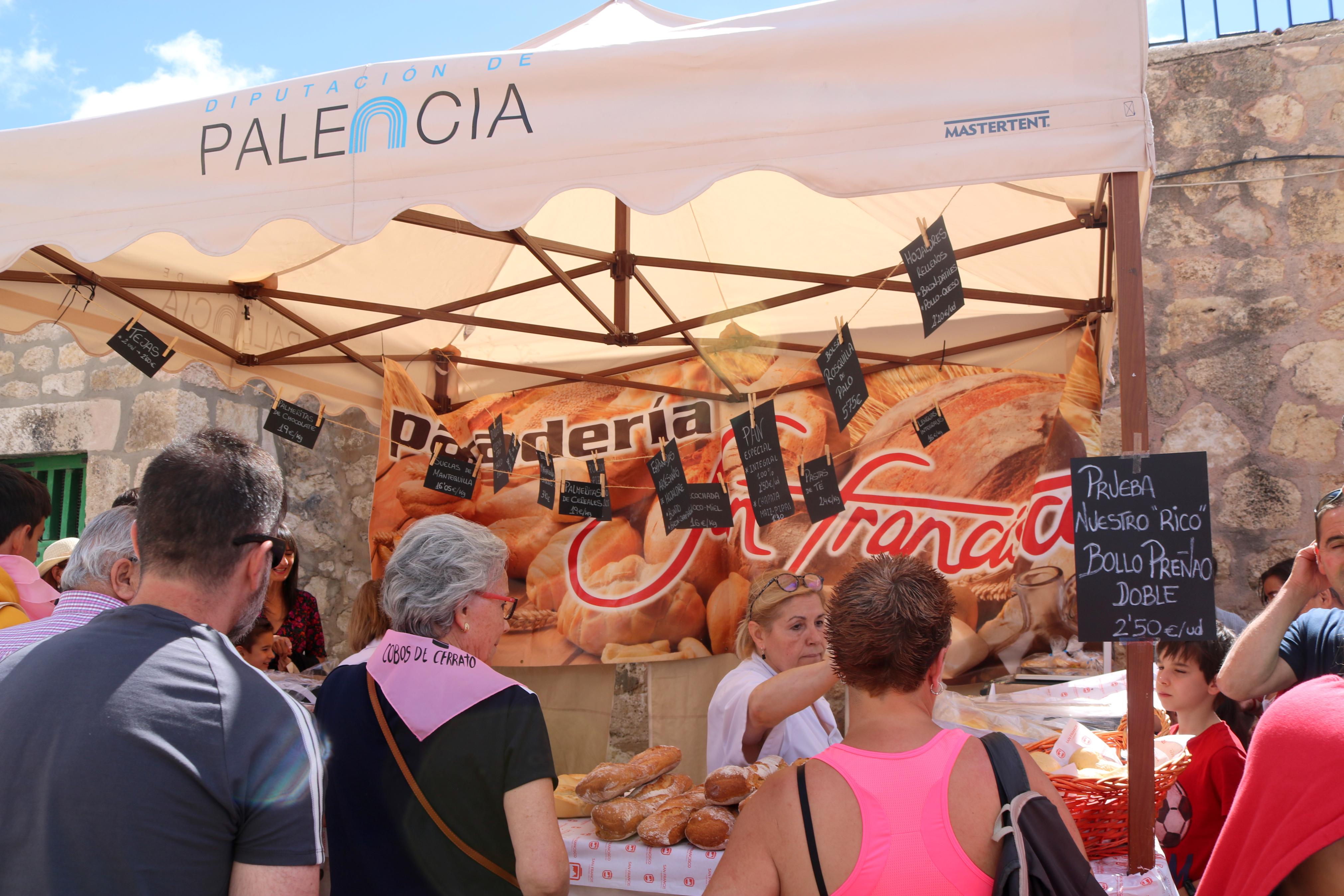 Vecinos y visitantes se volcaron con la Feria del Pan celebrada en Cobos de Cerrato