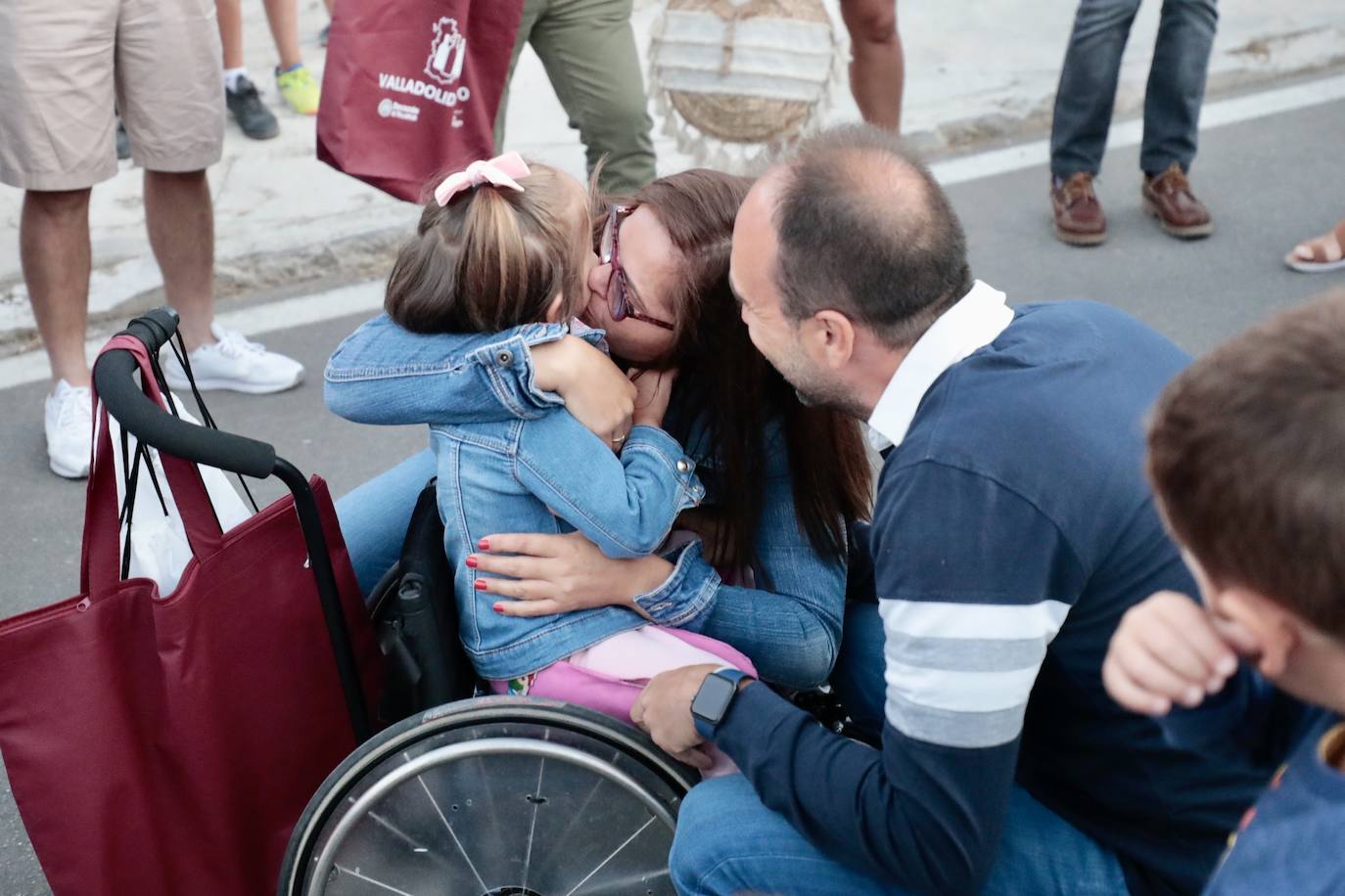 Fotos: Torrelobatón se une en un abrazo solidario para Julia