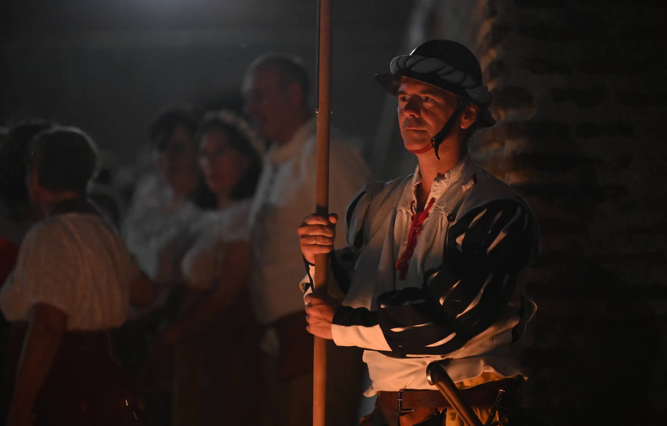 Fotos: Recreación histórica de la quema de Medina del Campo (1 de 2)