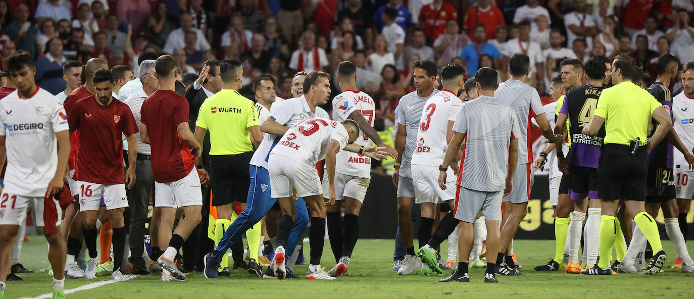 Tángana que se produjo en el campo tras la entrada de Ocampos a Olaza. 