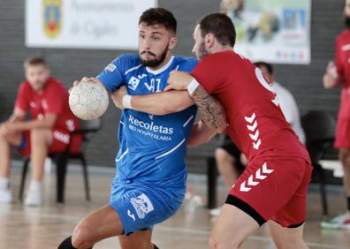 Imagen secundaria 1 - Tercer triunfo de pretemporada para el Recoletas ante un combativo San Pablo Burgos