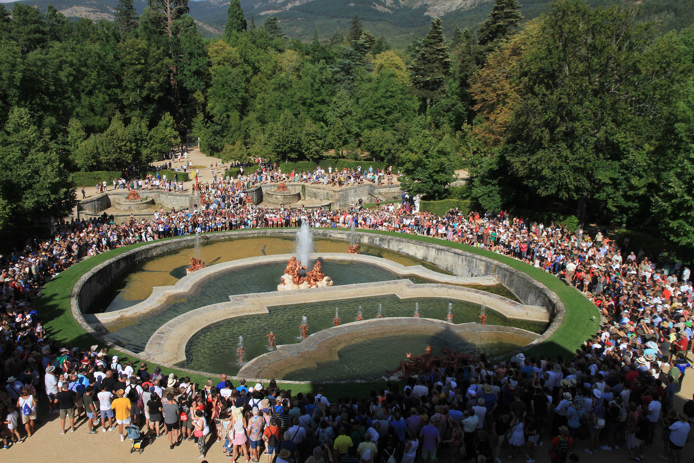 Espectáculo de las fuentes de La Granja con motivo de San Luis.