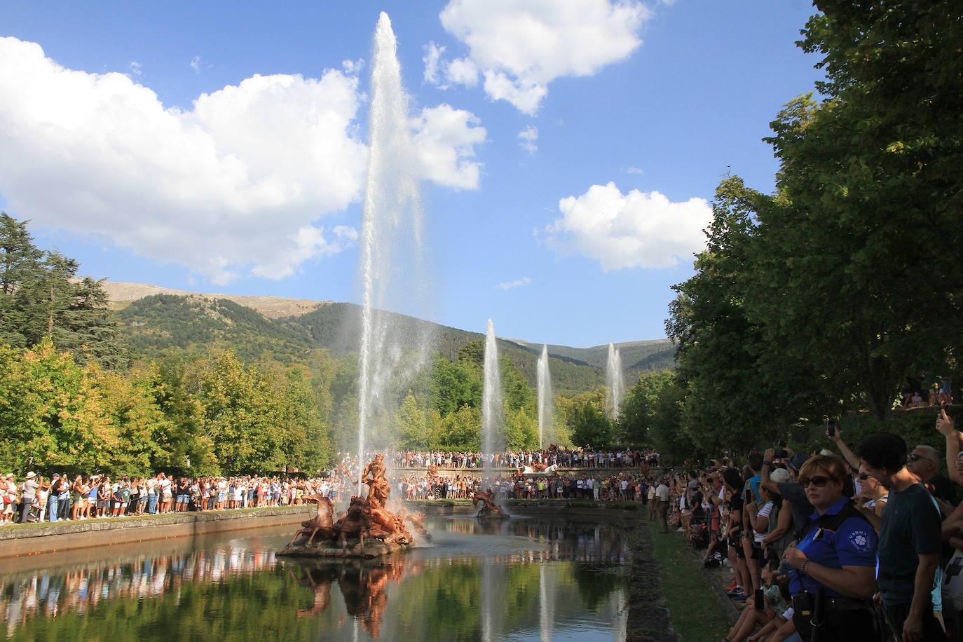 Espectáculo de las fuentes de La Granja con motivo de San Luis.