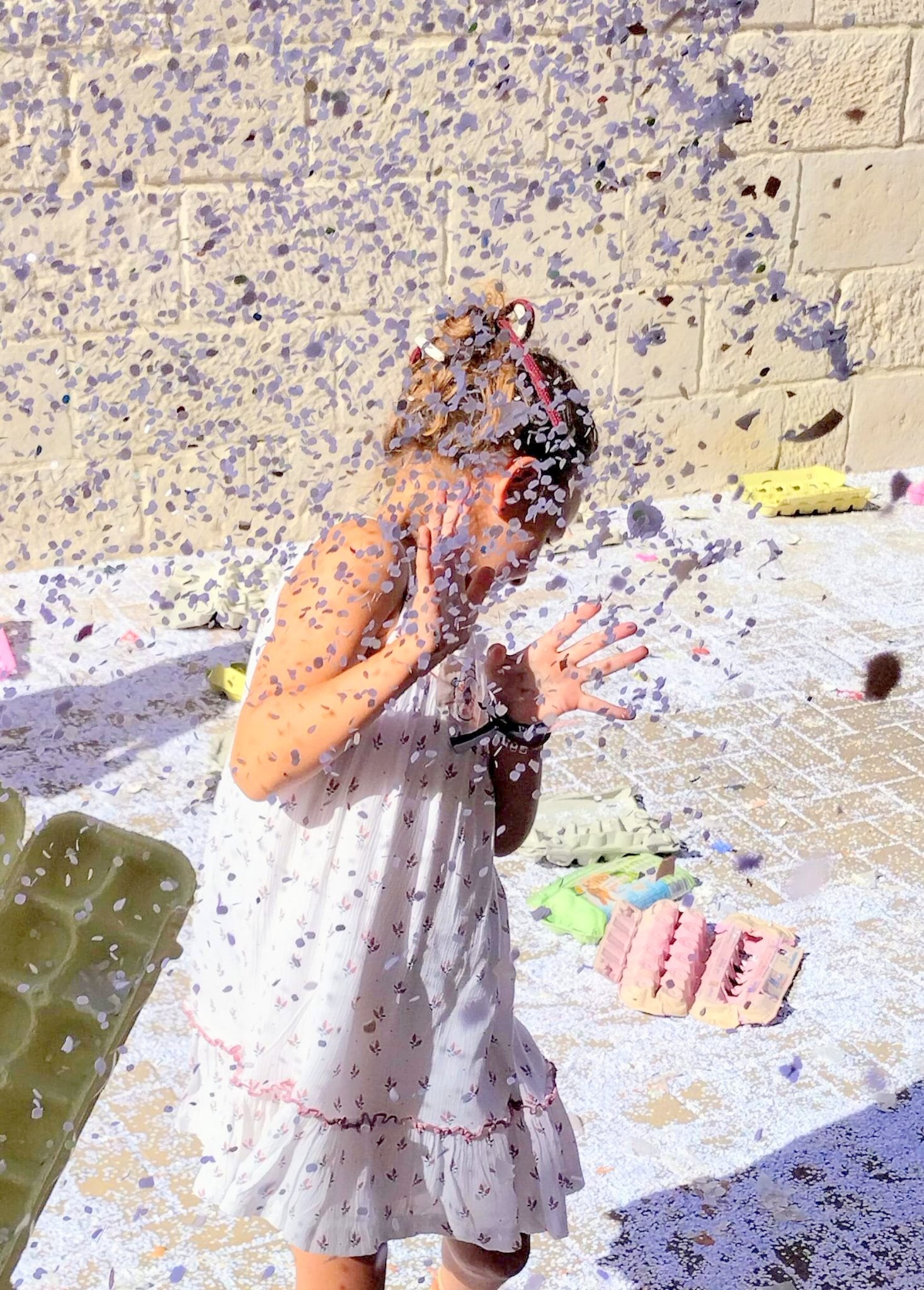 Dueñas vivió una batalla campal con su particular 'guerra de huevos'