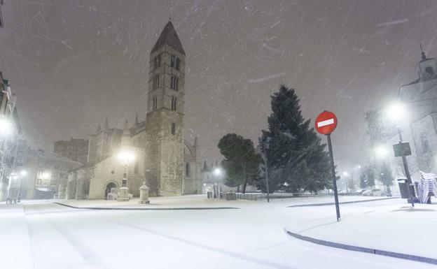 La iglesia de La Antigua, cuando Filomena hizo su aparición en Valladolid 