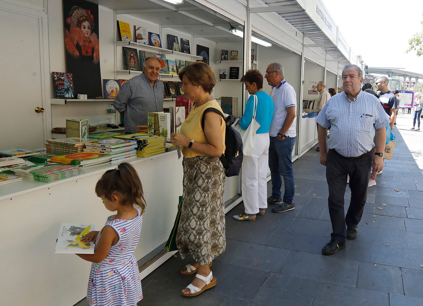 El parque del Salón se enriquece con la Feria del Libro