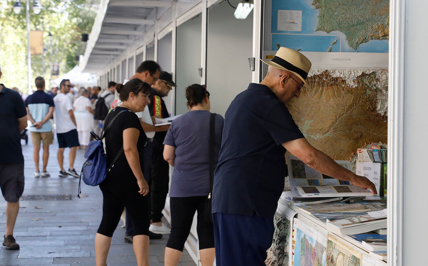 El parque del Salón se enriquece con la Feria del Libro