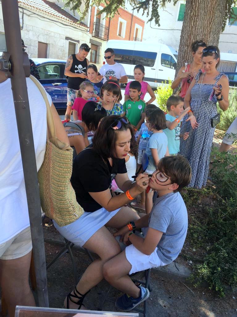 Cevico Navero contó con varios artesanos y productores alimentarios de la comarca