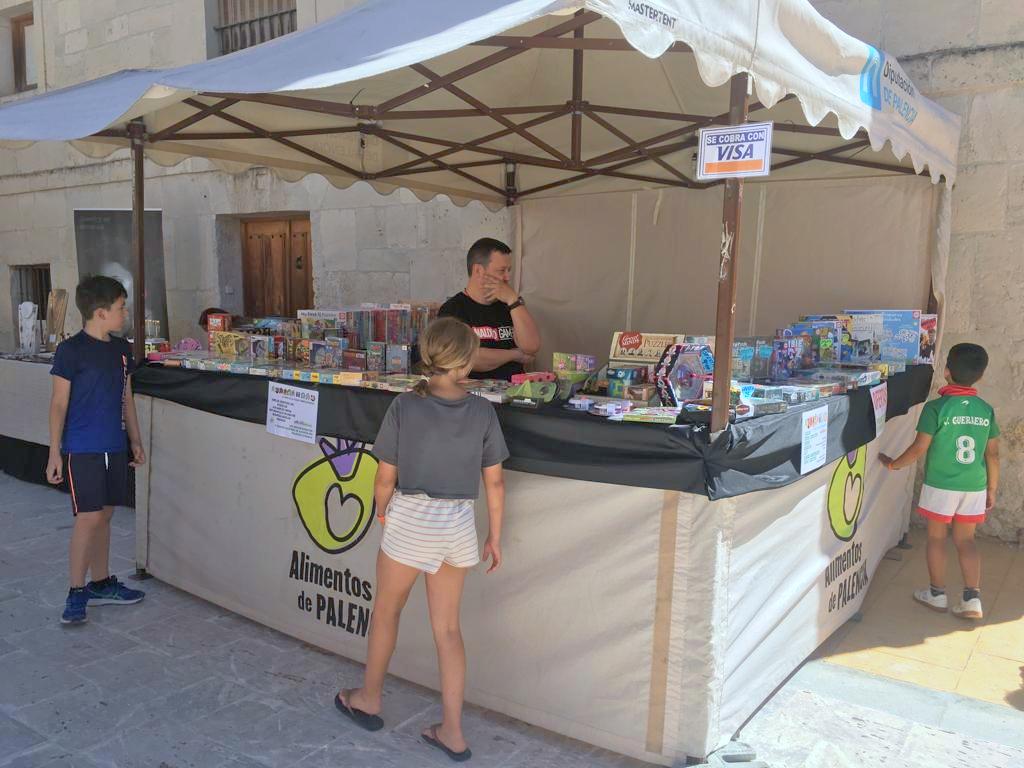 Cevico Navero contó con varios artesanos y productores alimentarios de la comarca