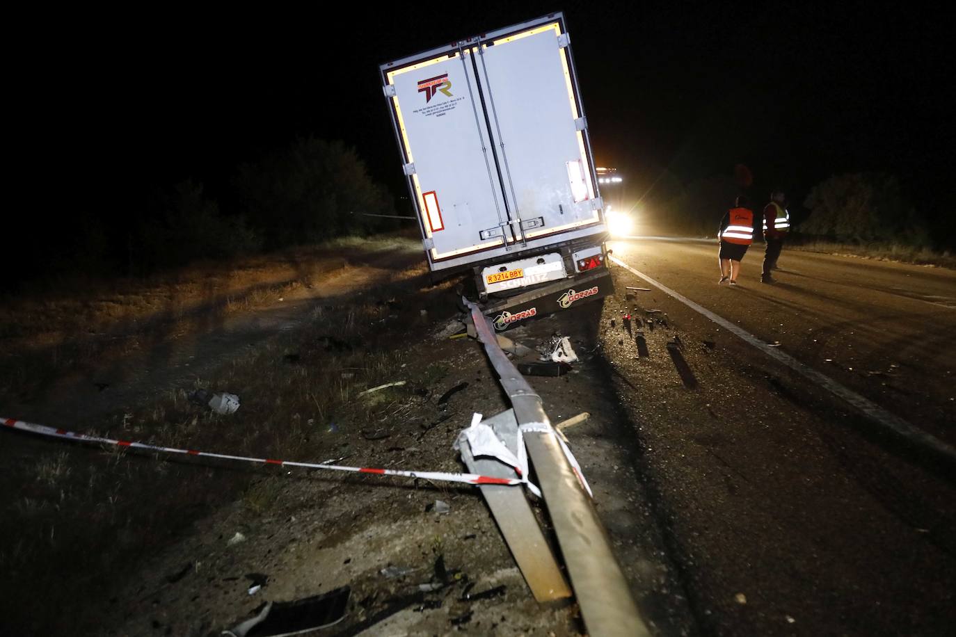 Fotos: Dos muertos en un accidente de tráfico en la N-122 a las afueras de Peñafiel