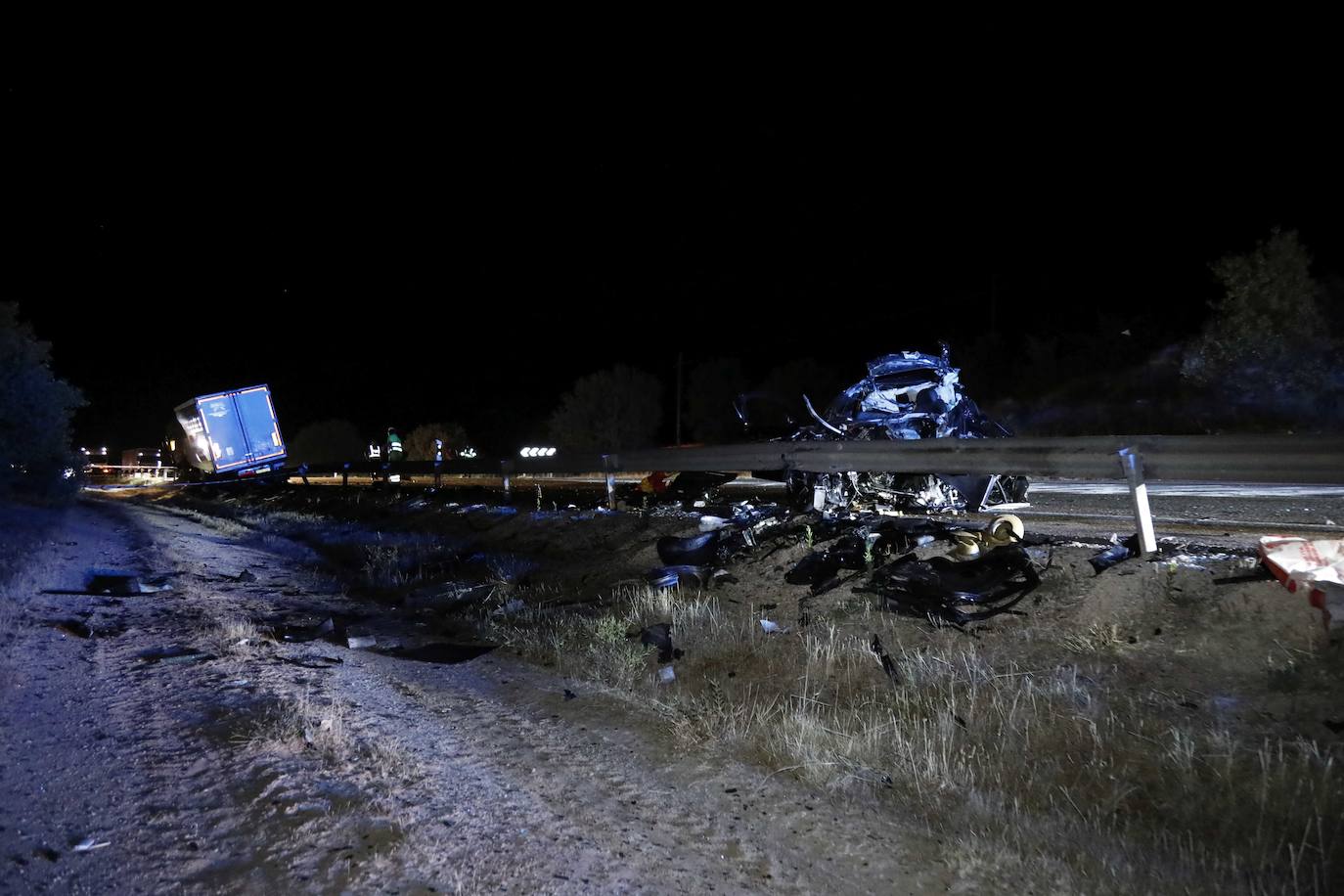 Fotos: Dos muertos en un accidente de tráfico en la N-122 a las afueras de Peñafiel