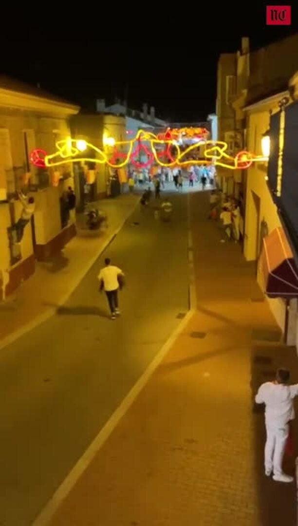 Cogida en el encierro nocturno de Pedrajas de San Esteban