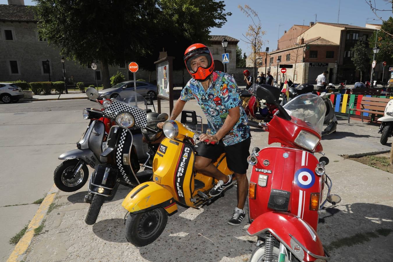 Fotos: Vespas y lambrettas protagonizan la Scooter Run Ribera del Duero en Peñafiel