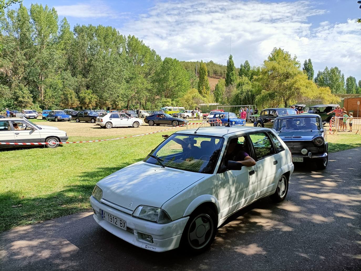 Fotos: Los coches clásicos invaden Alar del Rey