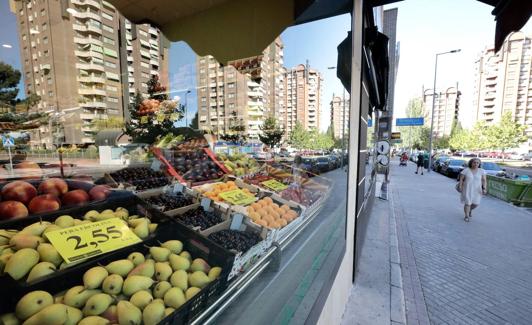 Un puesto de frutas y verduras en Valladolid