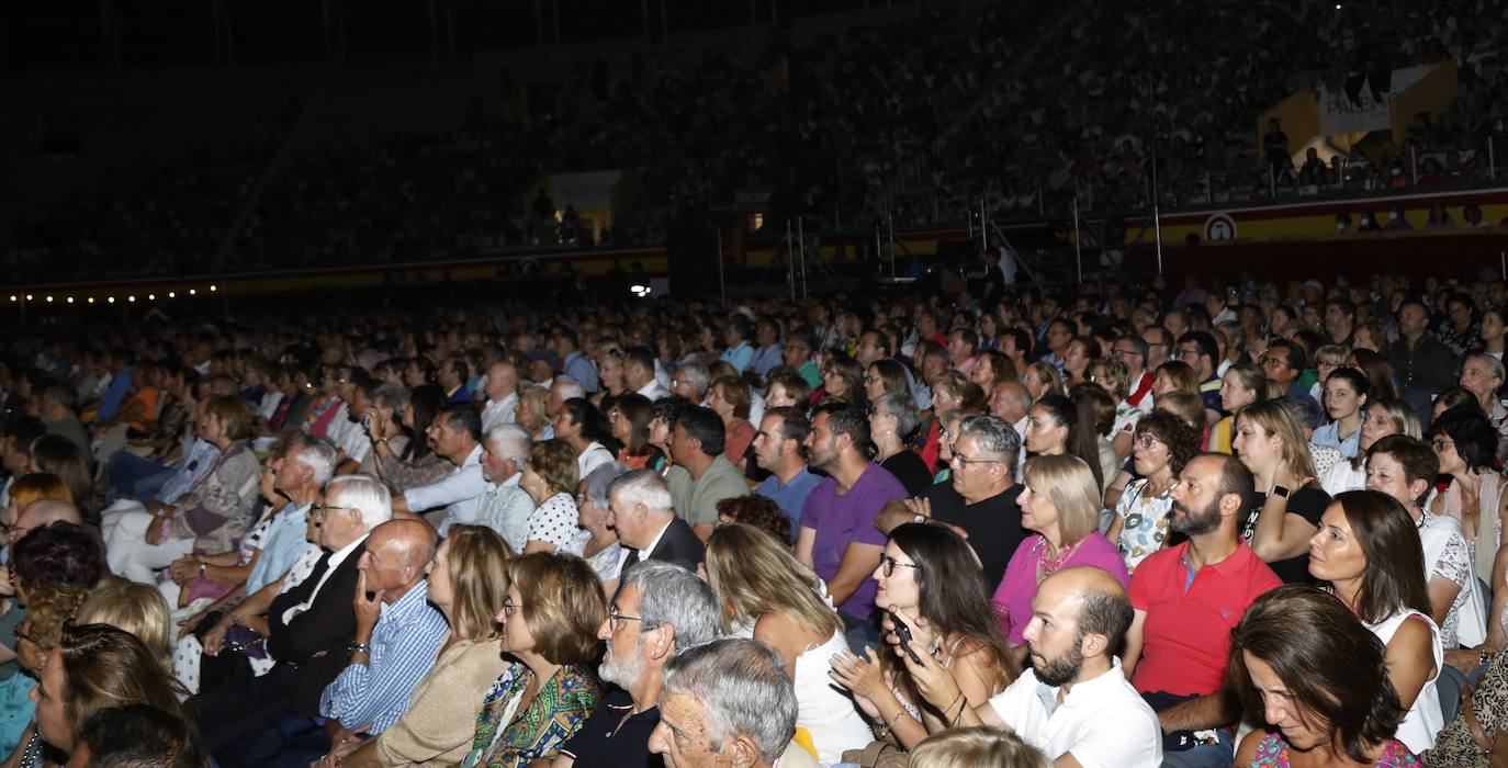 Fotos: Raphael se entrega en Palencia