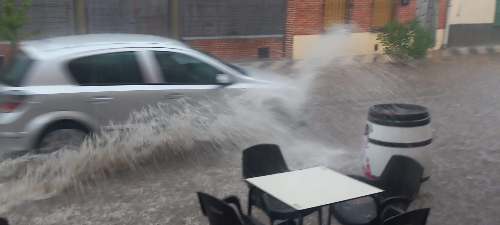 Fotos: La tormenta descarga granizo y anega calles en La Seca