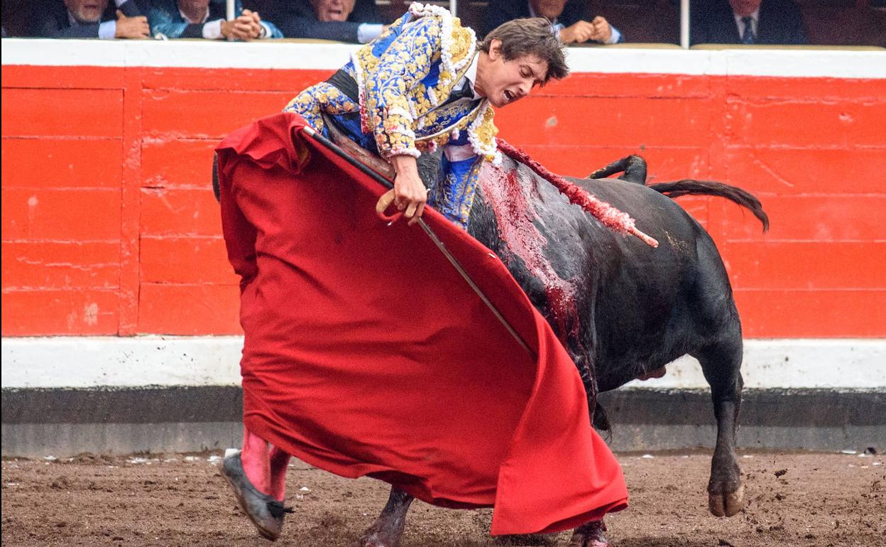 Andrés Roca Rey, en su cogida en Bilbao. 