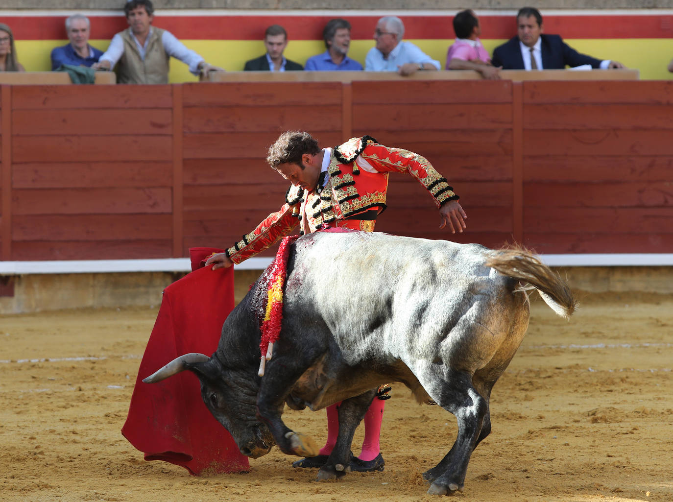 Fotos: Ferrera abre la Puerta Grande en la primera de San Antolín