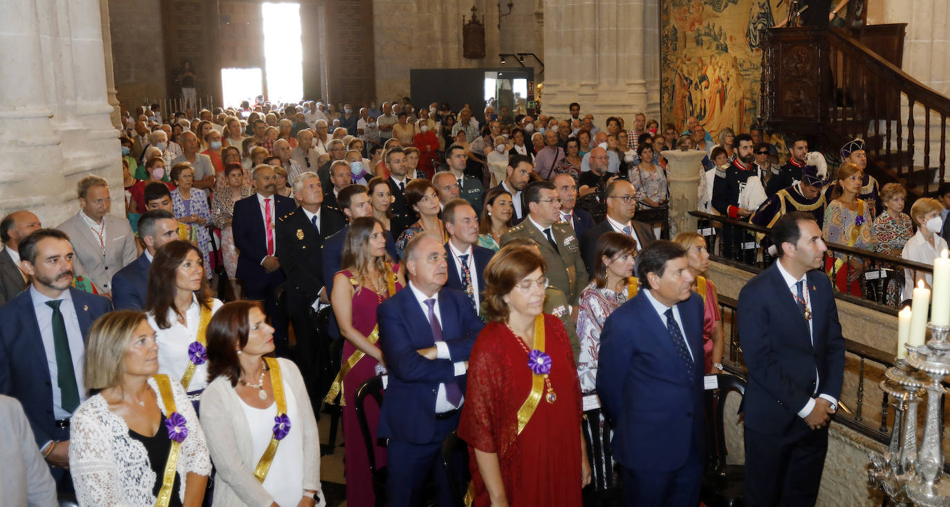 Fotos: El trascoro de la Catedral se queda pequeño para celebrar el día de San Antolín